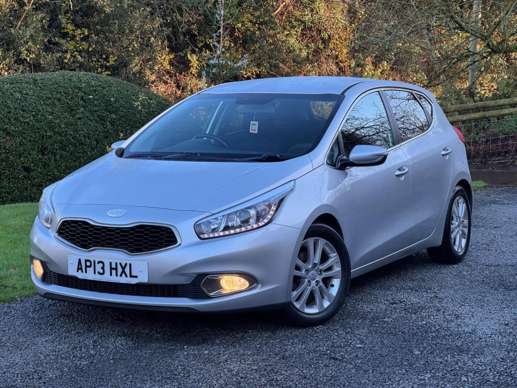 KIA CEED 1.6 CRDi EcoDynamics 3 Euro 5 (s/s) 5dr 2013
