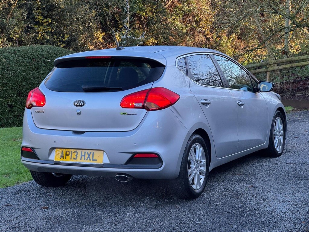 KIA CEED 1.6 CRDi EcoDynamics 3 Euro 5 (s/s) 5dr 2013