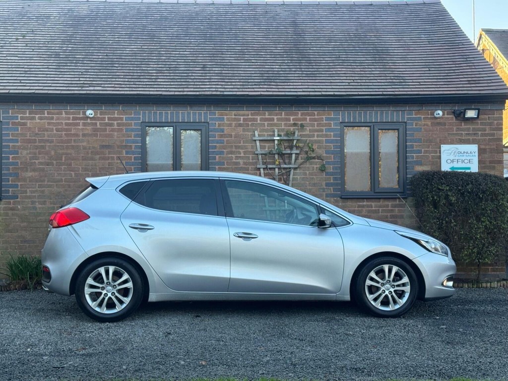 KIA CEED 1.6 CRDi EcoDynamics 3 Euro 5 (s/s) 5dr 2013