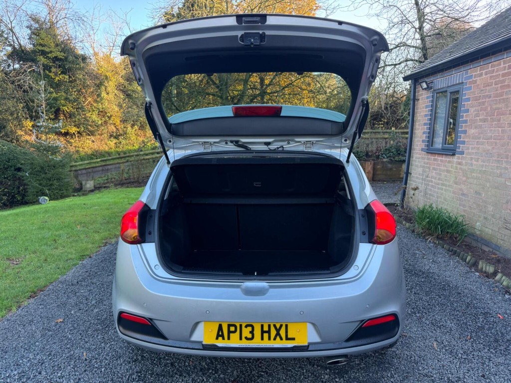 KIA CEED 1.6 CRDi EcoDynamics 3 Euro 5 (s/s) 5dr 2013