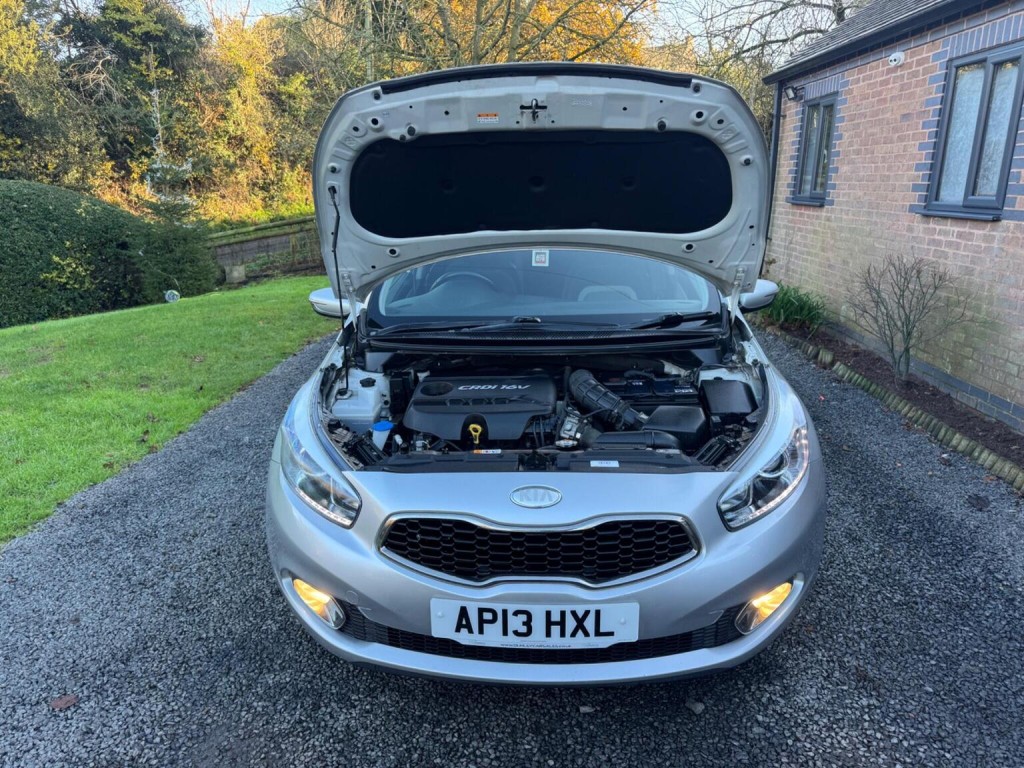 KIA CEED 1.6 CRDi EcoDynamics 3 Euro 5 (s/s) 5dr 2013