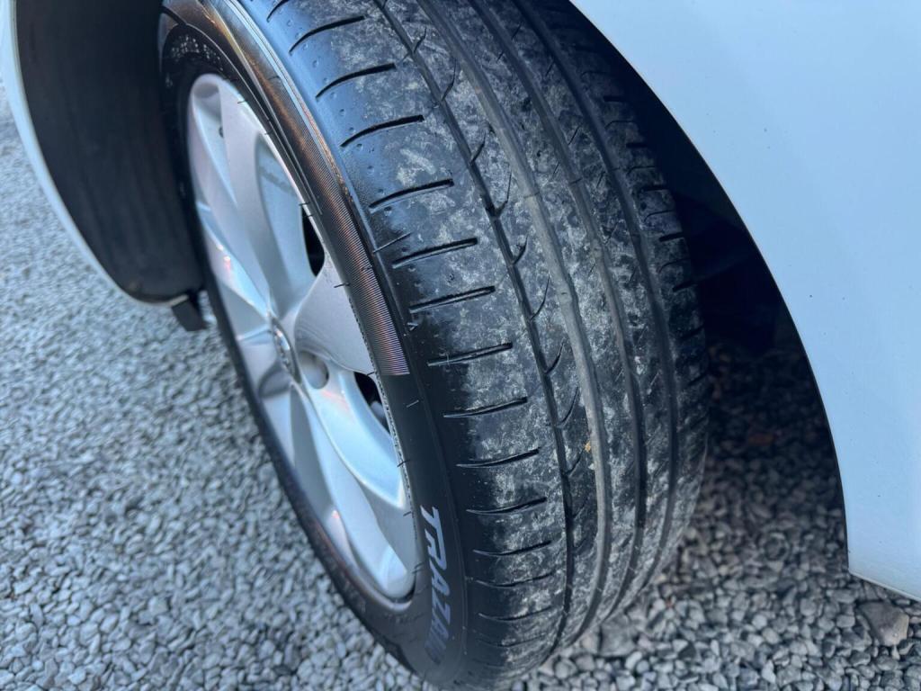 VAUXHALL CORSA 1.2 16V Excite Euro 5 3dr (A/C) 2014