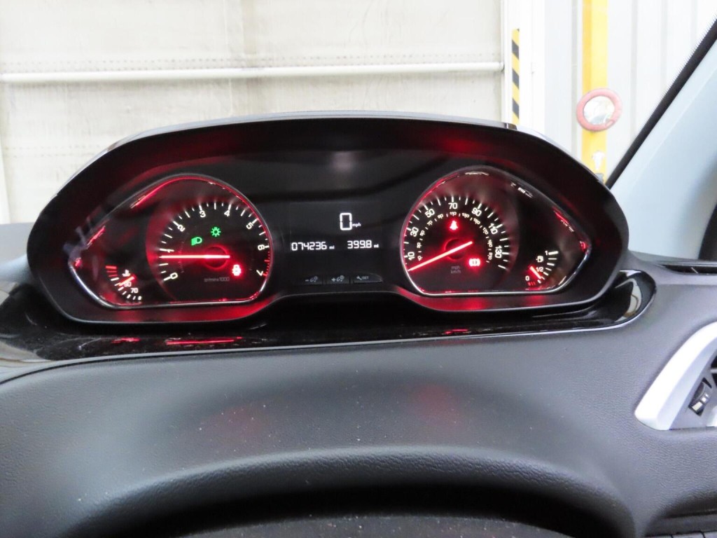 PEUGEOT 208 1.2 VTi Style Euro 5 5dr 2014