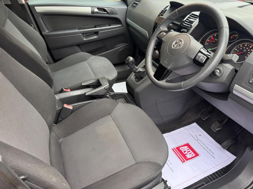 VAUXHALL ZAFIRA 1.6 16V Exclusiv Euro 5 5dr 2013