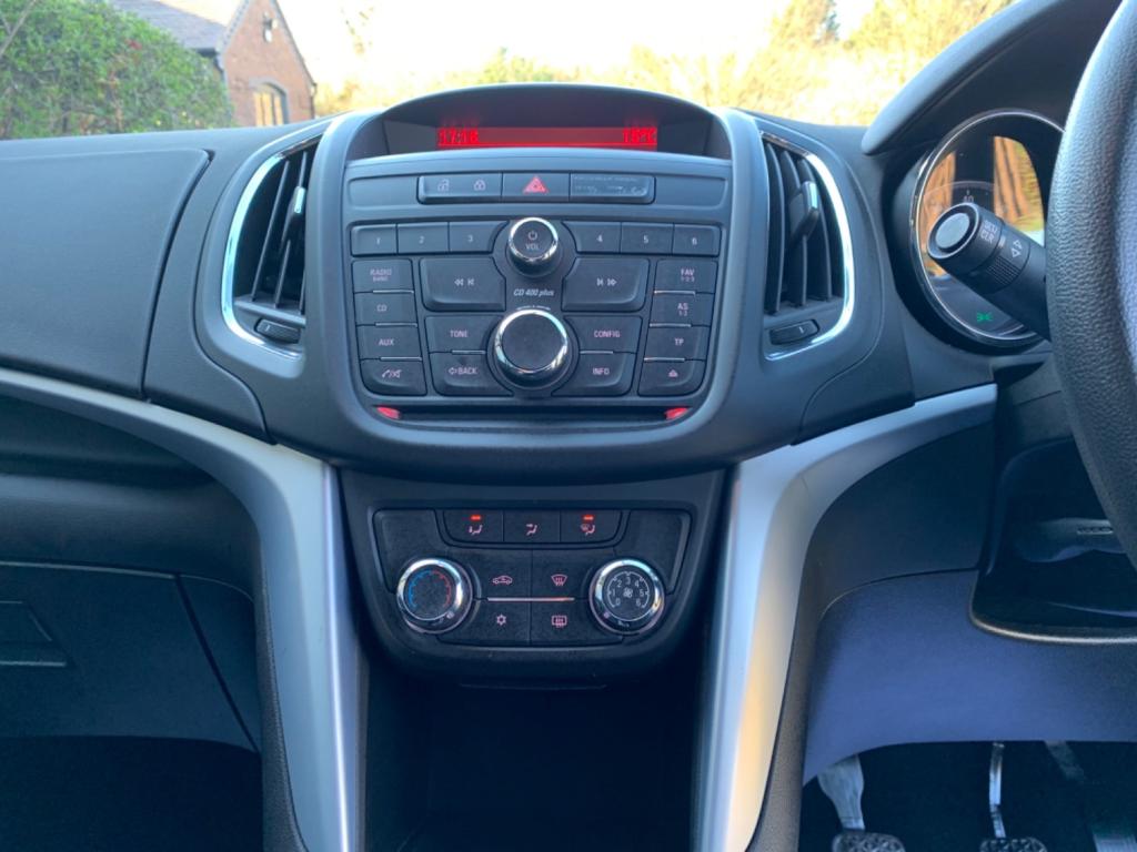 VAUXHALL ZAFIRA TOURER EXCLUSIV 2013
