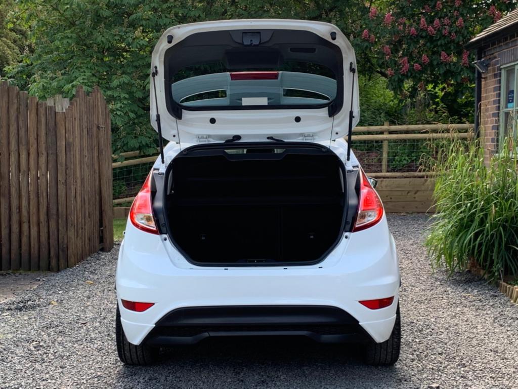 FORD FIESTA 1.0 T EcoBoost Zetec S 2014