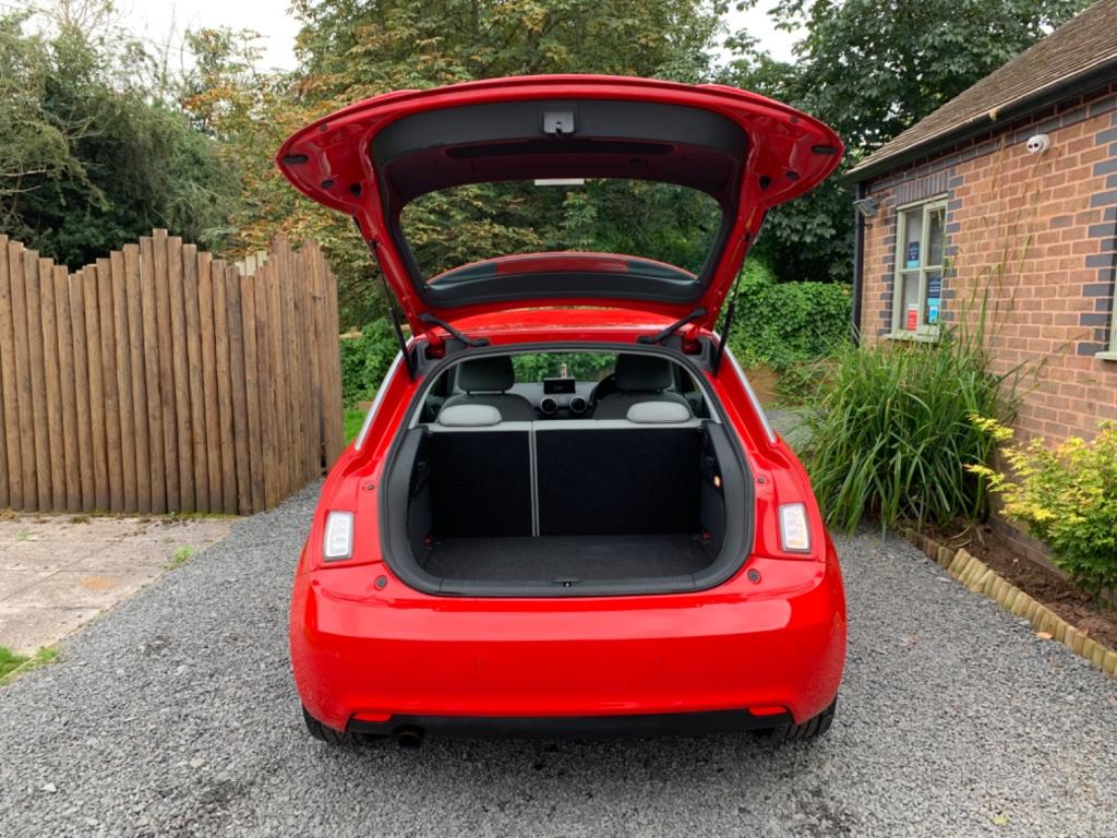 AUDI A1 1.6 TDI SE Euro 5 ss 3dr 2013