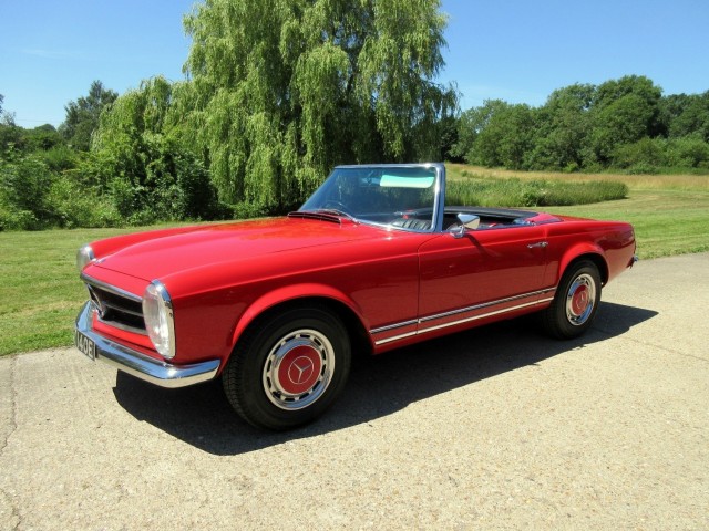 MERCEDES-BENZ SL CLASS 250 SL Pagoda Auto  (1967)